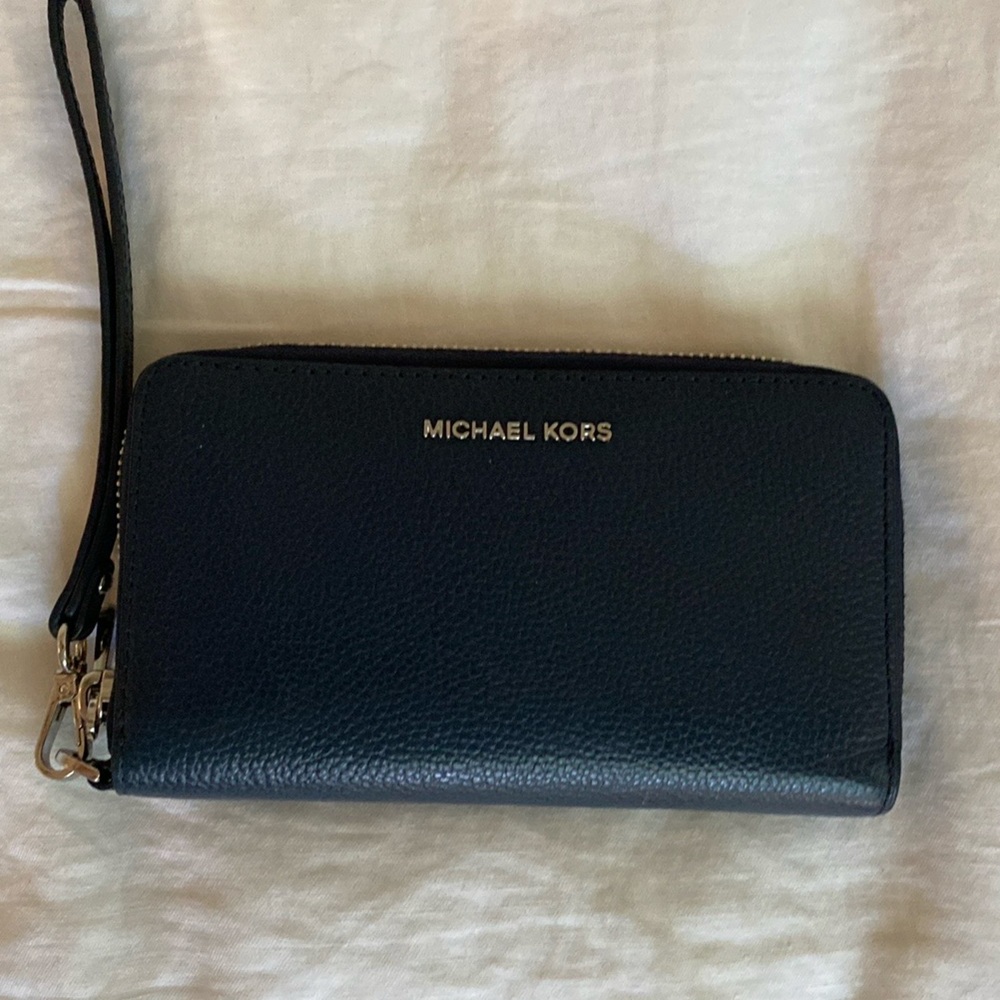 Michael Kors zip Wallet